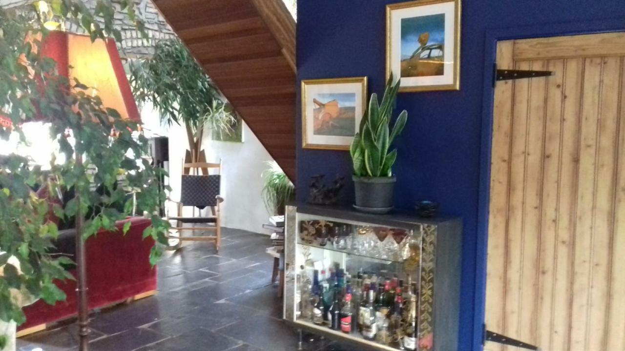 מואטה The Village Studio Apartments מראה חיצוני תמונה