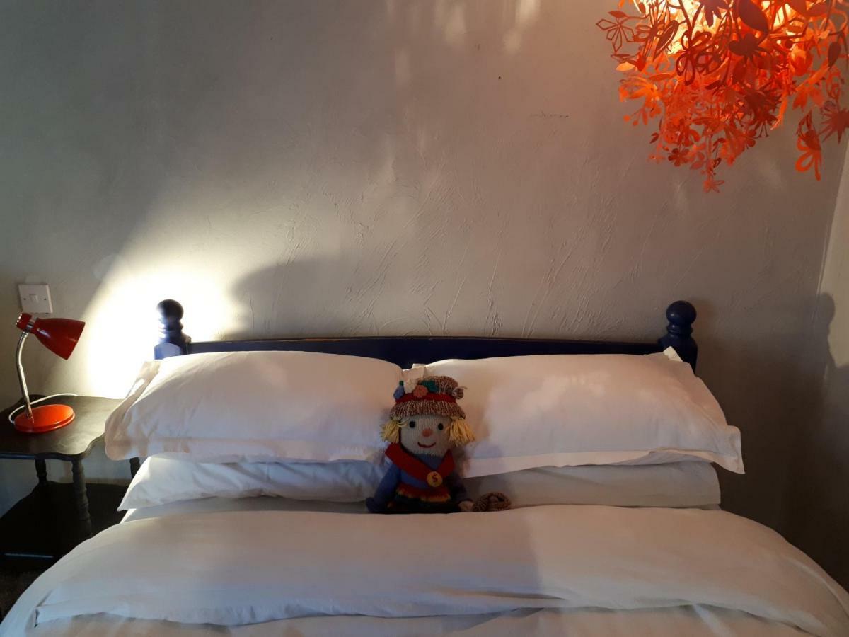 מואטה The Village Studio Apartments מראה חיצוני תמונה